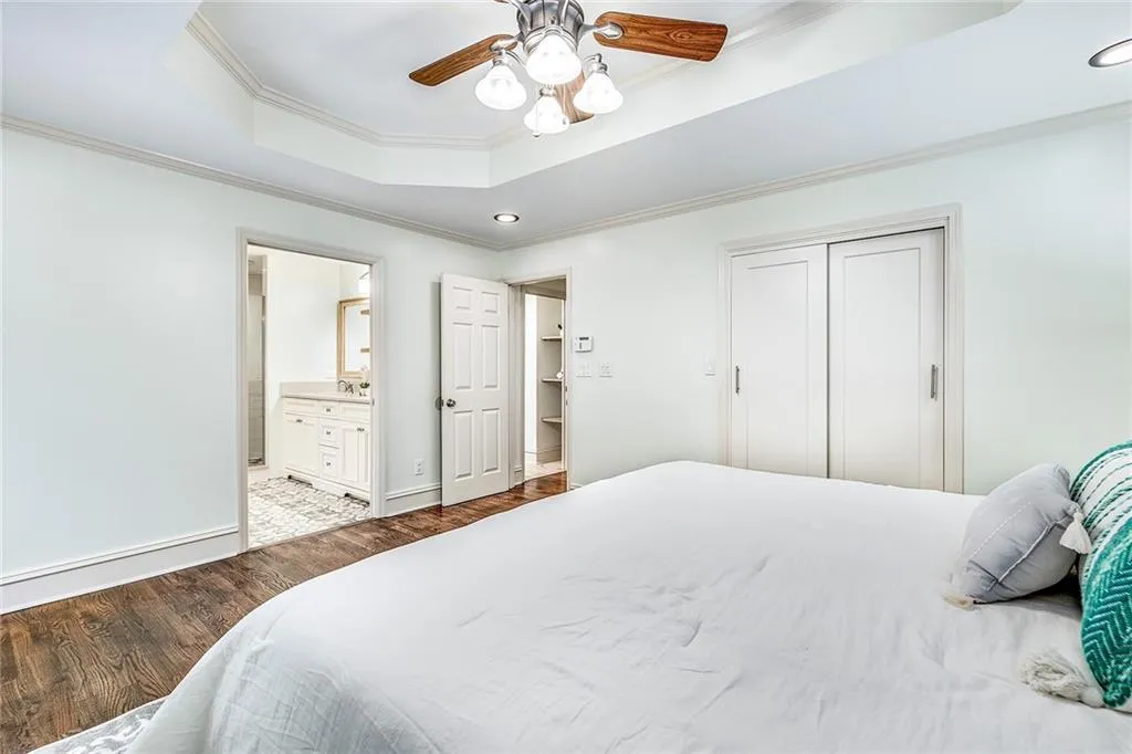 286 W Spalding Drive, Sandy Springs, Georgia 30328, 4 Bedrooms Bedrooms, ,2 BathroomsBathrooms,Residential,Sold,286 W Spalding Drive,7014399