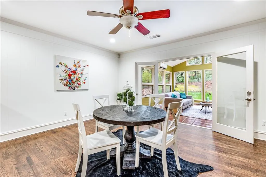 286 W Spalding Drive, Sandy Springs, Georgia 30328, 4 Bedrooms Bedrooms, ,2 BathroomsBathrooms,Residential,Sold,286 W Spalding Drive,7014399