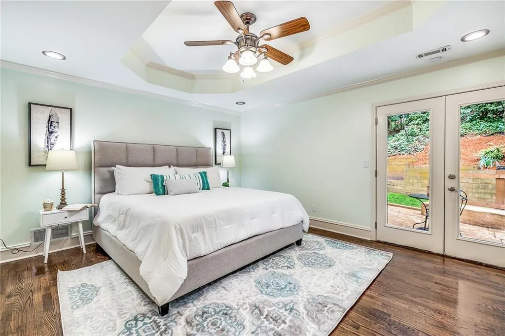 286 W Spalding Drive, Sandy Springs, Georgia 30328, 4 Bedrooms Bedrooms, ,2 BathroomsBathrooms,Residential,Sold,286 W Spalding Drive,7014399
