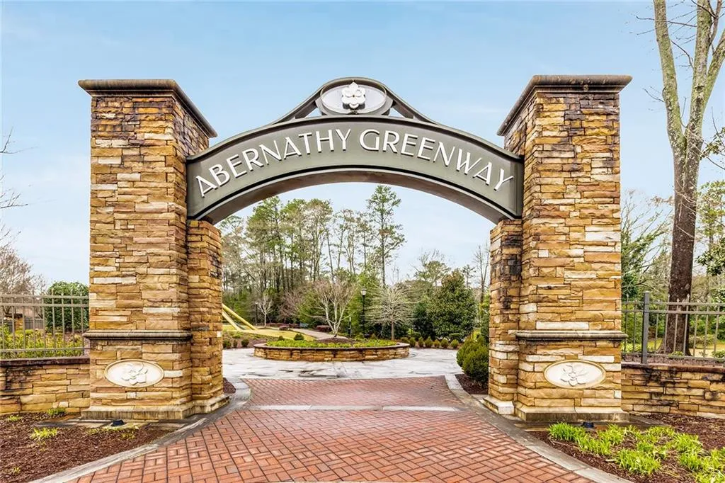 286 W Spalding Drive, Sandy Springs, Georgia 30328, 4 Bedrooms Bedrooms, ,2 BathroomsBathrooms,Residential,Sold,286 W Spalding Drive,7014399