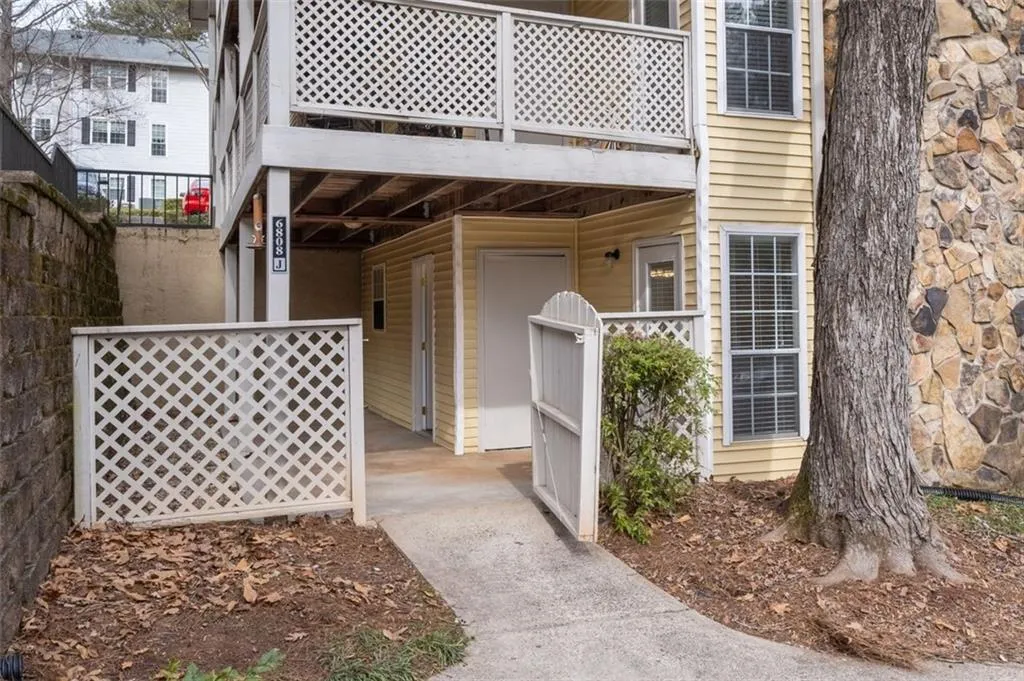 6808 Glenridge Drive Unit J, Atlanta, Georgia 30328, 2 Bedrooms Bedrooms, ,2 BathroomsBathrooms,Residential,For Sale,6808 Glenridge Drive Unit J,7711701