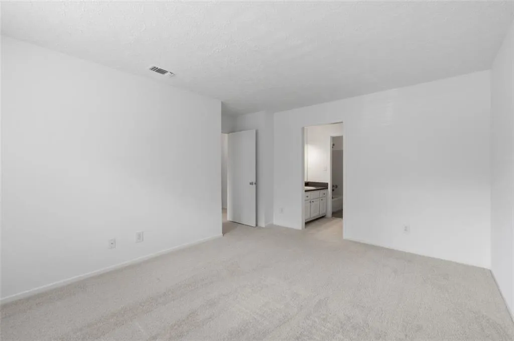 6808 Glenridge Drive Unit J, Atlanta, Georgia 30328, 2 Bedrooms Bedrooms, ,2 BathroomsBathrooms,Residential,For Sale,6808 Glenridge Drive Unit J,7711701