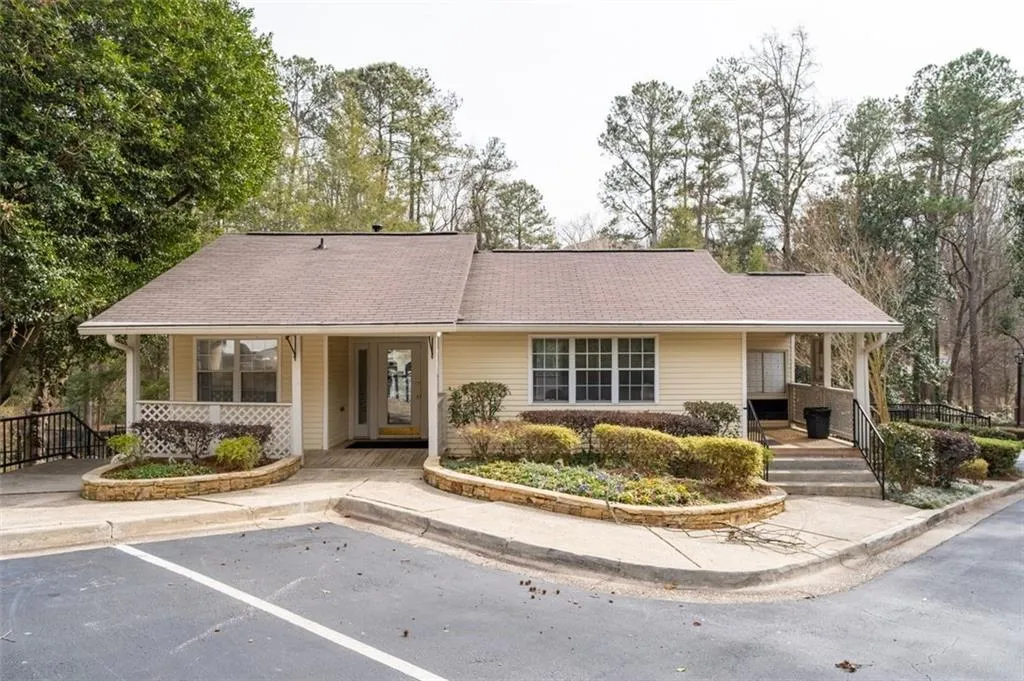 6808 Glenridge Drive Unit J, Atlanta, Georgia 30328, 2 Bedrooms Bedrooms, ,2 BathroomsBathrooms,Residential,For Sale,6808 Glenridge Drive Unit J,7711701