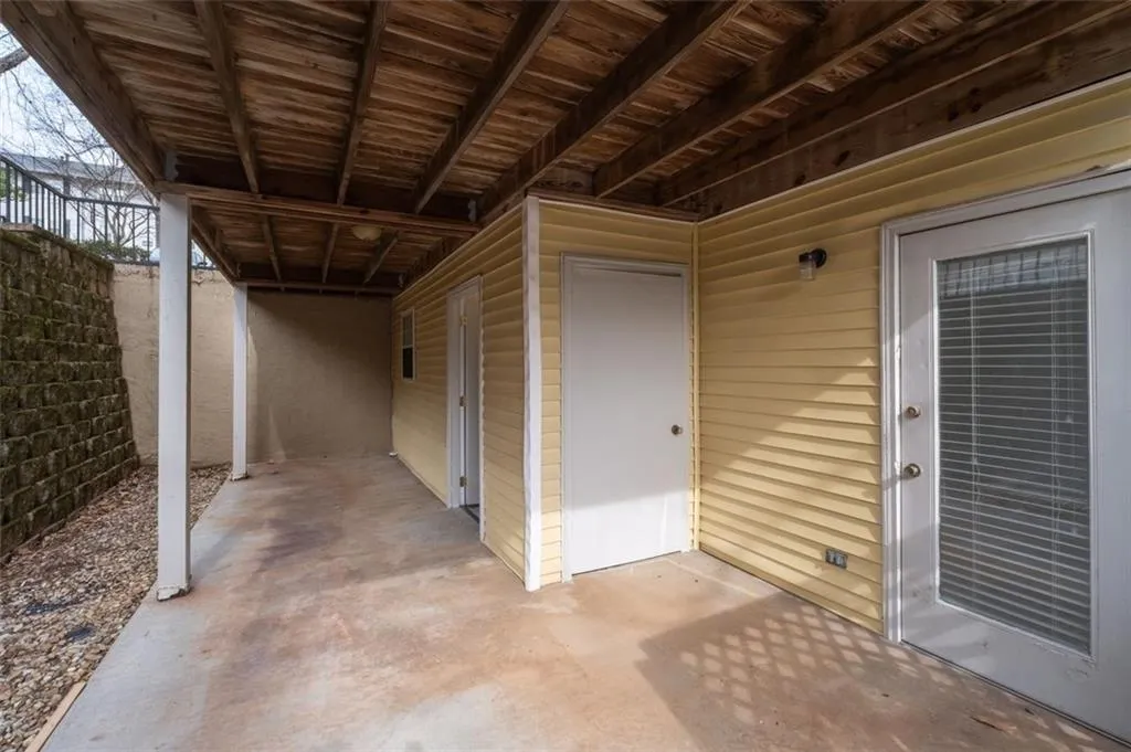 6808 Glenridge Drive Unit J, Atlanta, Georgia 30328, 2 Bedrooms Bedrooms, ,2 BathroomsBathrooms,Residential,For Sale,6808 Glenridge Drive Unit J,7711701