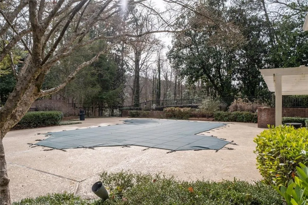 6808 Glenridge Drive Unit J, Atlanta, Georgia 30328, 2 Bedrooms Bedrooms, ,2 BathroomsBathrooms,Residential,For Sale,6808 Glenridge Drive Unit J,7711701