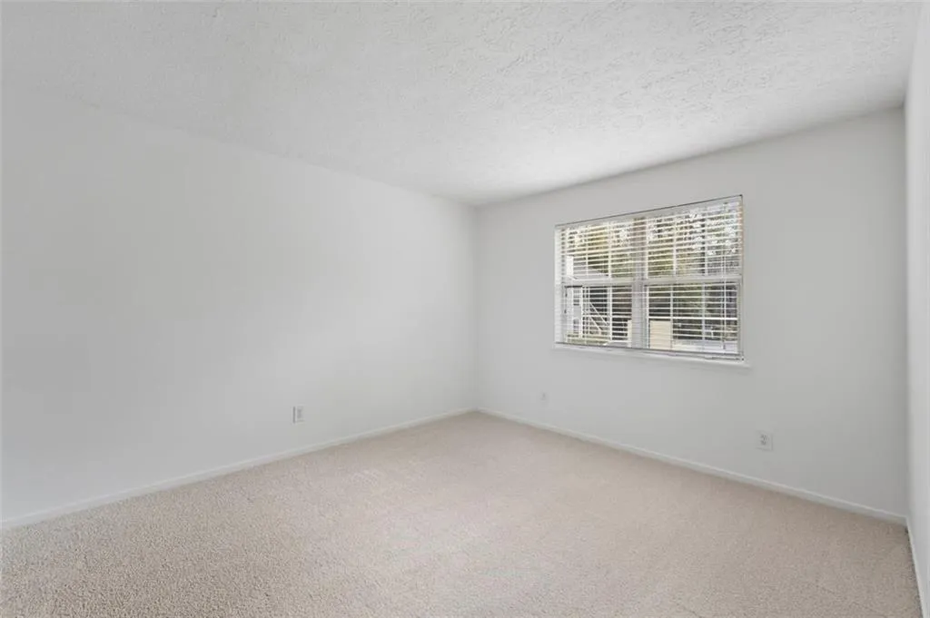 6808 Glenridge Drive Unit J, Atlanta, Georgia 30328, 2 Bedrooms Bedrooms, ,2 BathroomsBathrooms,Residential,For Sale,6808 Glenridge Drive Unit J,7711701