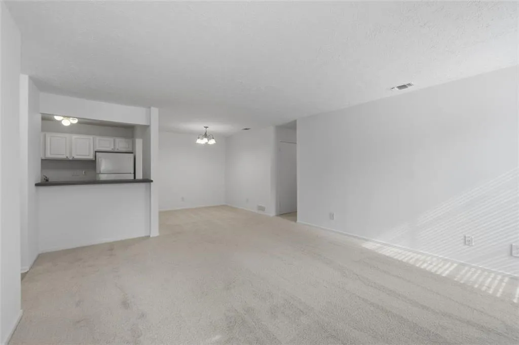 6808 Glenridge Drive Unit J, Atlanta, Georgia 30328, 2 Bedrooms Bedrooms, ,2 BathroomsBathrooms,Residential,For Sale,6808 Glenridge Drive Unit J,7711701