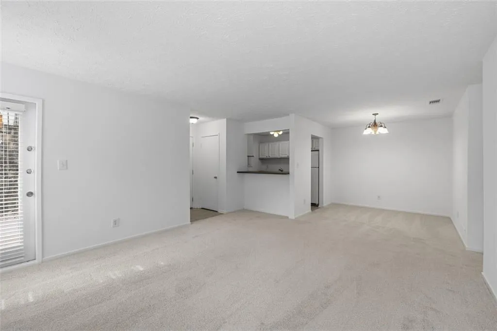 6808 Glenridge Drive Unit J, Atlanta, Georgia 30328, 2 Bedrooms Bedrooms, ,2 BathroomsBathrooms,Residential,For Sale,6808 Glenridge Drive Unit J,7711701