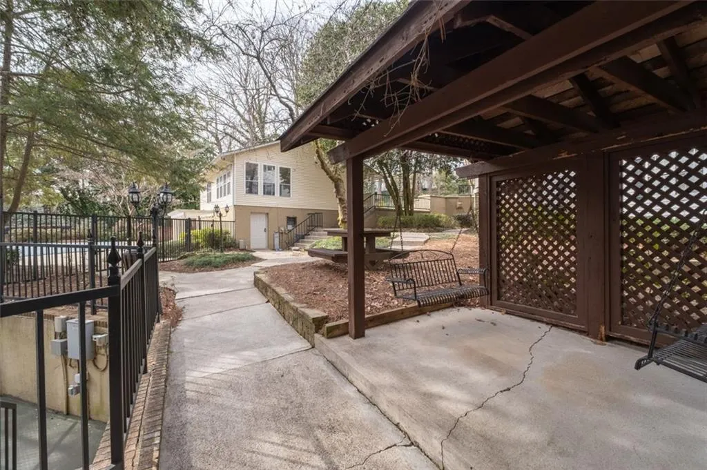 6808 Glenridge Drive Unit J, Atlanta, Georgia 30328, 2 Bedrooms Bedrooms, ,2 BathroomsBathrooms,Residential,For Sale,6808 Glenridge Drive Unit J,7711701