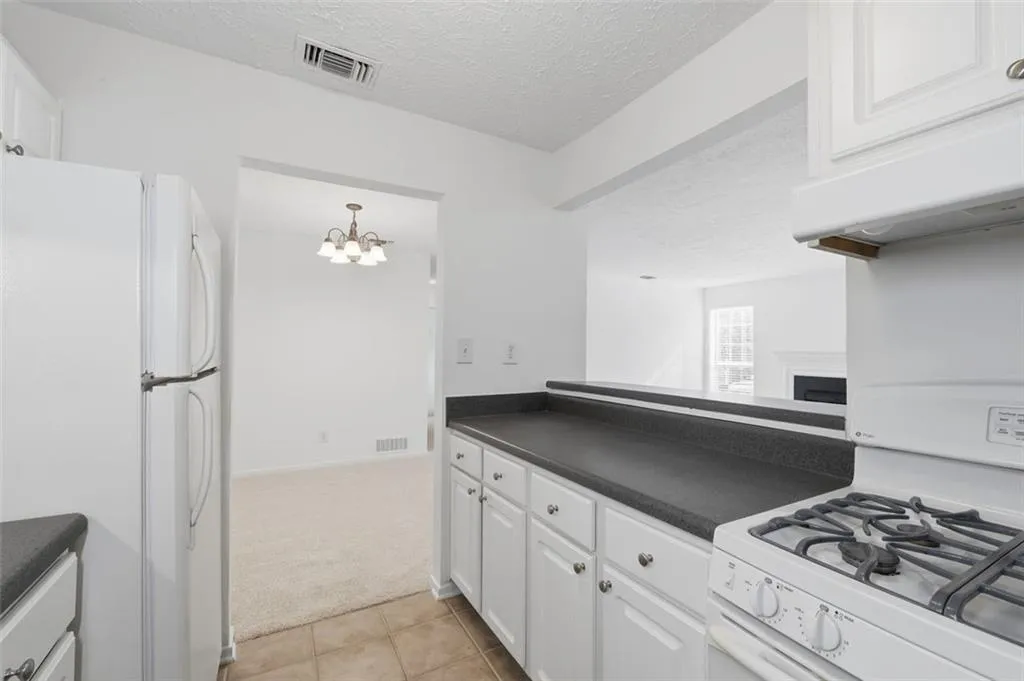 6808 Glenridge Drive Unit J, Atlanta, Georgia 30328, 2 Bedrooms Bedrooms, ,2 BathroomsBathrooms,Residential,For Sale,6808 Glenridge Drive Unit J,7711701