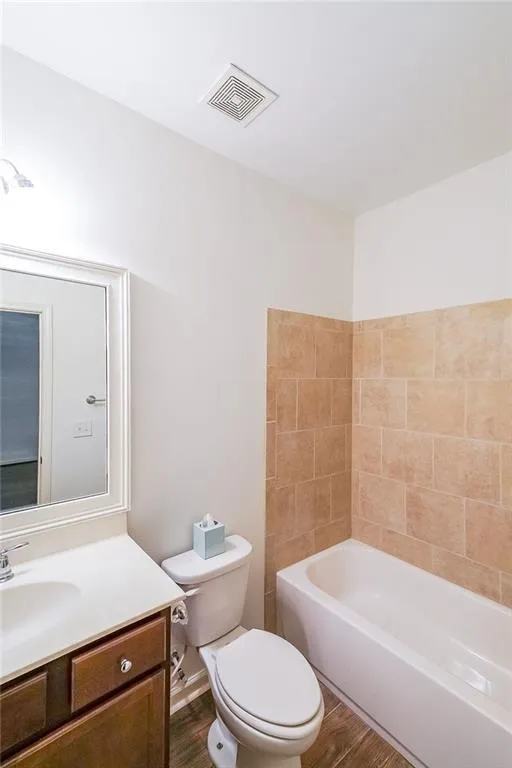 915 Dumaine Trace, Atlanta, Georgia 30328, 4 Bedrooms Bedrooms, ,3 BathroomsBathrooms,Residential,For Sale,915 Dumaine Trace,7613407