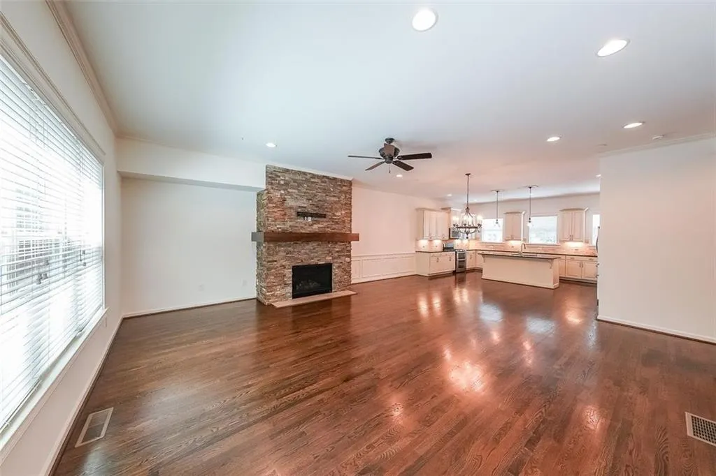 915 Dumaine Trace, Atlanta, Georgia 30328, 4 Bedrooms Bedrooms, ,3 BathroomsBathrooms,Residential,For Sale,915 Dumaine Trace,7613407
