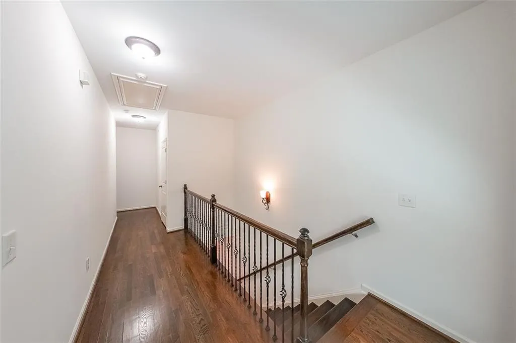 915 Dumaine Trace, Atlanta, Georgia 30328, 4 Bedrooms Bedrooms, ,3 BathroomsBathrooms,Residential,For Sale,915 Dumaine Trace,7613407