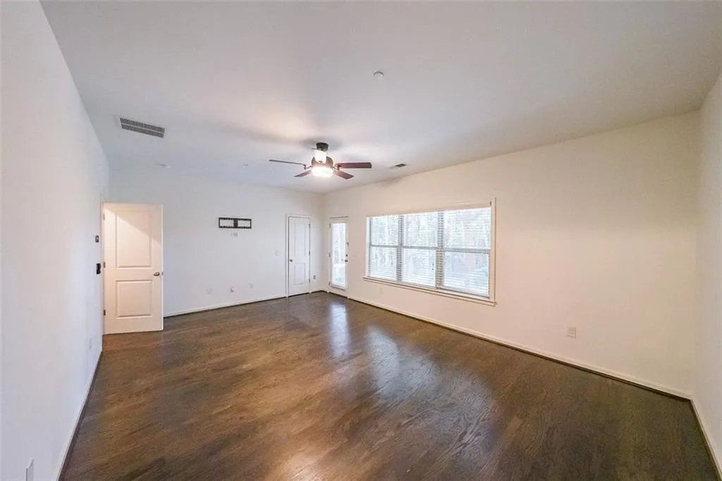 915 Dumaine Trace, Atlanta, Georgia 30328, 4 Bedrooms Bedrooms, ,3 BathroomsBathrooms,Residential,For Sale,915 Dumaine Trace,7613407