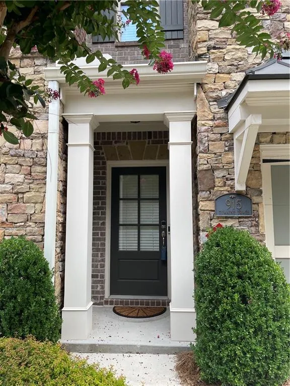 915 Dumaine Trace, Atlanta, Georgia 30328, 4 Bedrooms Bedrooms, ,3 BathroomsBathrooms,Residential,For Sale,915 Dumaine Trace,7613407