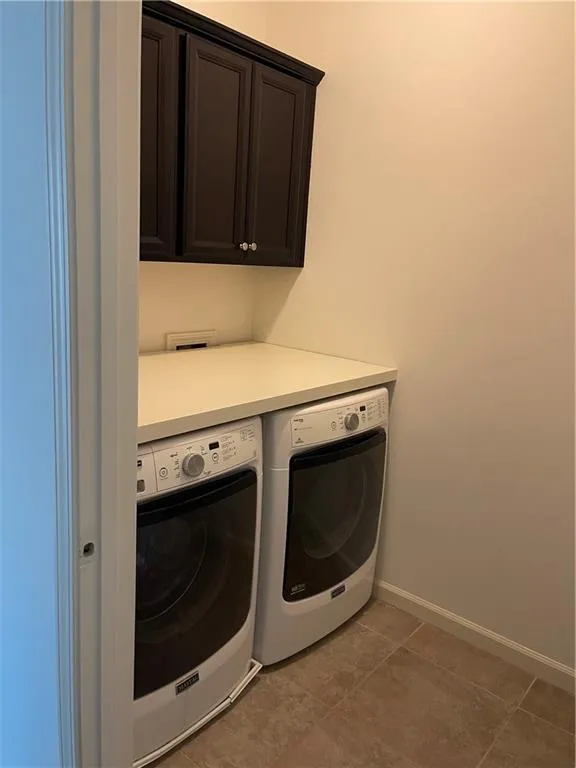 915 Dumaine Trace, Atlanta, Georgia 30328, 4 Bedrooms Bedrooms, ,3 BathroomsBathrooms,Residential,For Sale,915 Dumaine Trace,7613407