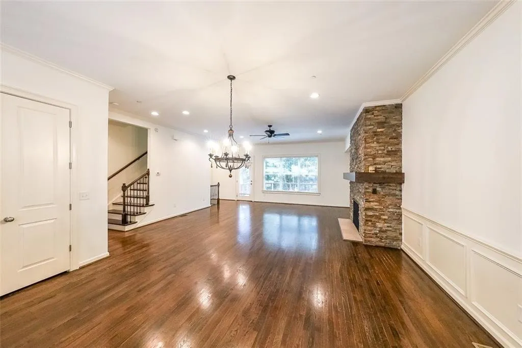 915 Dumaine Trace, Atlanta, Georgia 30328, 4 Bedrooms Bedrooms, ,3 BathroomsBathrooms,Residential,For Sale,915 Dumaine Trace,7613407