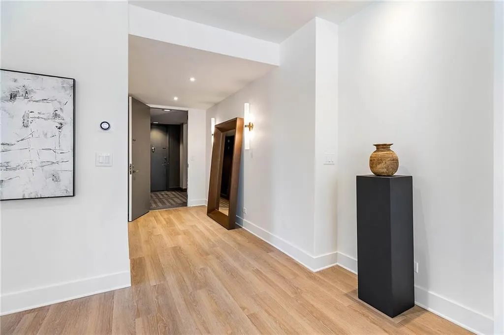 2575 Peachtree Road Ne Unit 6g, Atlanta, Georgia 30305, 2 Bedrooms Bedrooms, 0 ,2 BathroomsBathrooms,Residential,For Sale,2575 Peachtree Road Ne Unit 6g,7742953