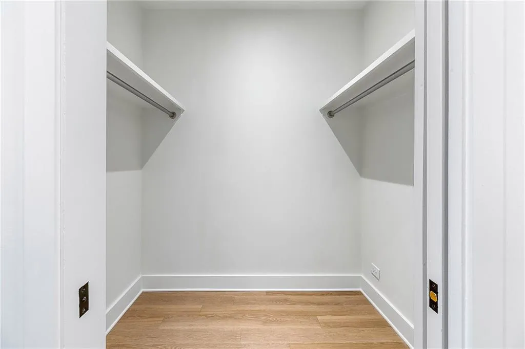 2575 Peachtree Road Ne Unit 6g, Atlanta, Georgia 30305, 2 Bedrooms Bedrooms, 0 ,2 BathroomsBathrooms,Residential,For Sale,2575 Peachtree Road Ne Unit 6g,7742953