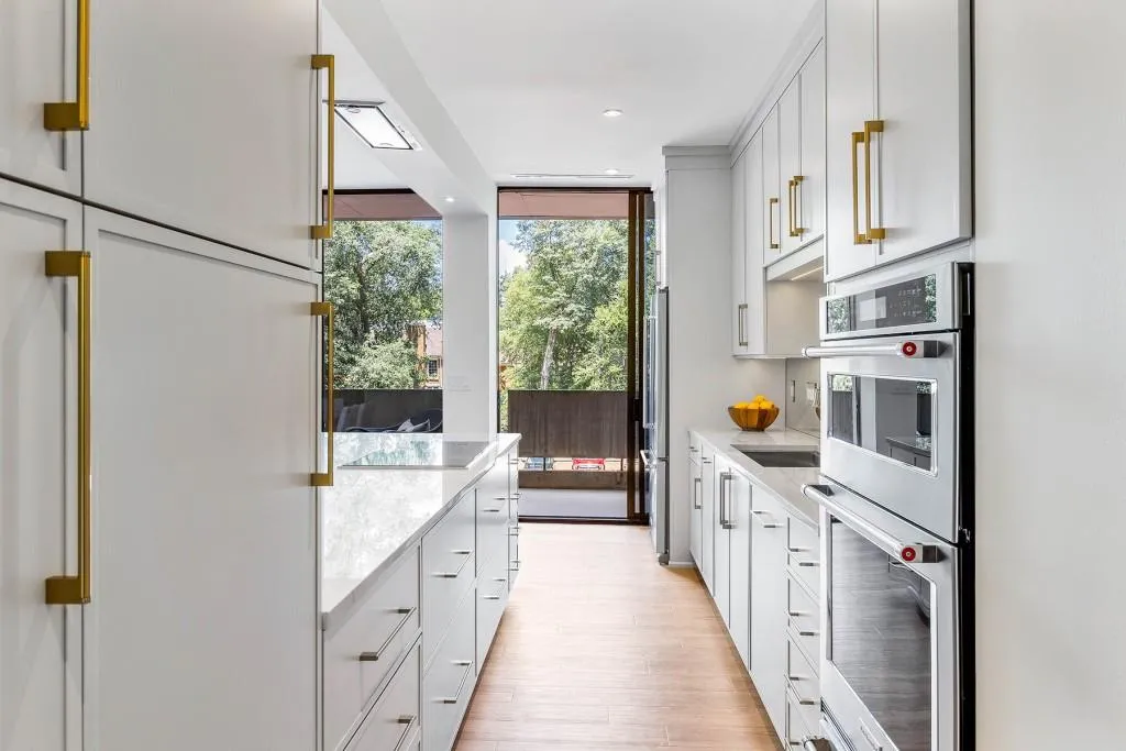 2575 Peachtree Road Ne Unit 6g, Atlanta, Georgia 30305, 2 Bedrooms Bedrooms, 0 ,2 BathroomsBathrooms,Residential,For Sale,2575 Peachtree Road Ne Unit 6g,7742953