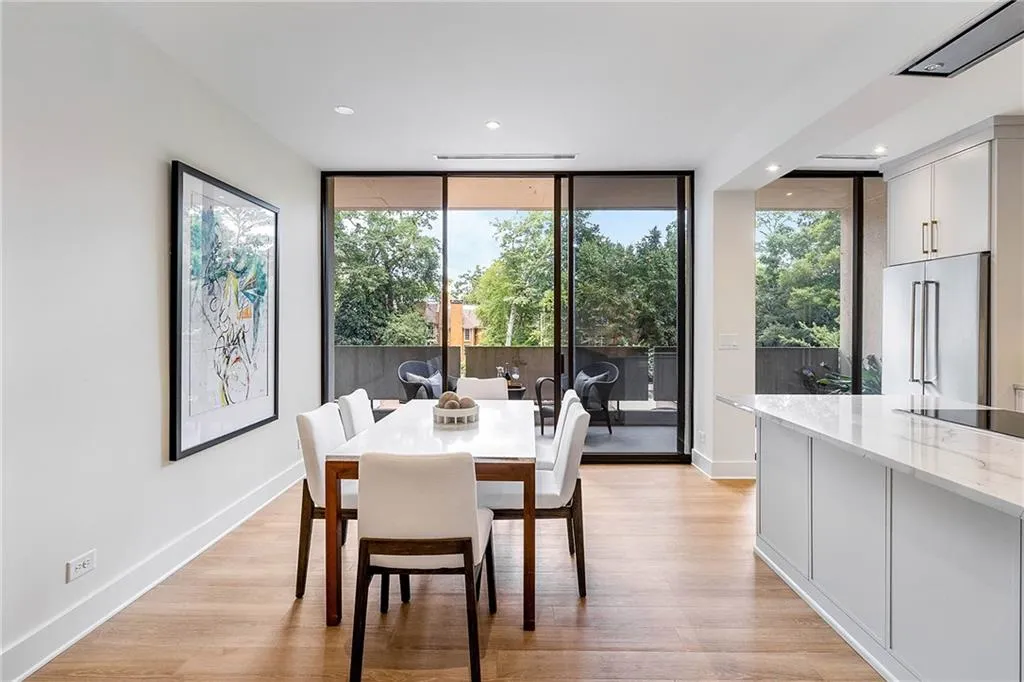 2575 Peachtree Road Ne Unit 6g, Atlanta, Georgia 30305, 2 Bedrooms Bedrooms, 0 ,2 BathroomsBathrooms,Residential,For Sale,2575 Peachtree Road Ne Unit 6g,7742953
