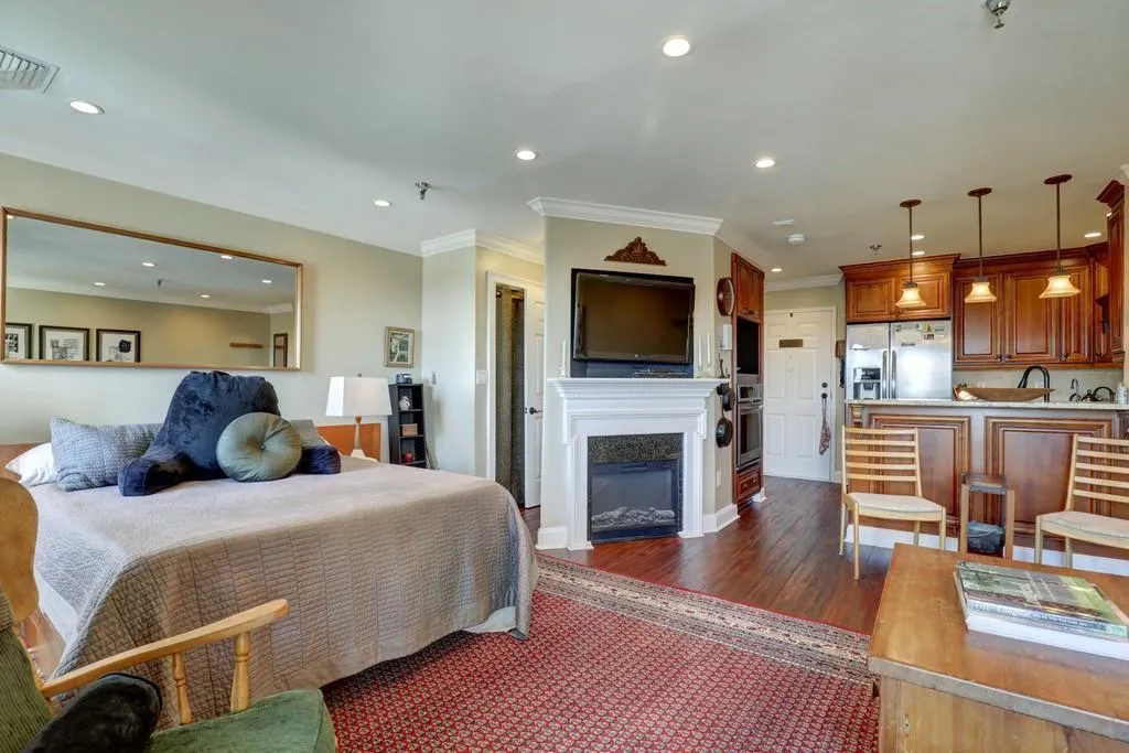 300 Johnson Ferry Road Unit A906, Sandy Springs, Georgia 30328, 1 Bedroom Bedrooms, ,1 BathroomBathrooms,Residential,Sold,300 Johnson Ferry Road Unit A906,6800309