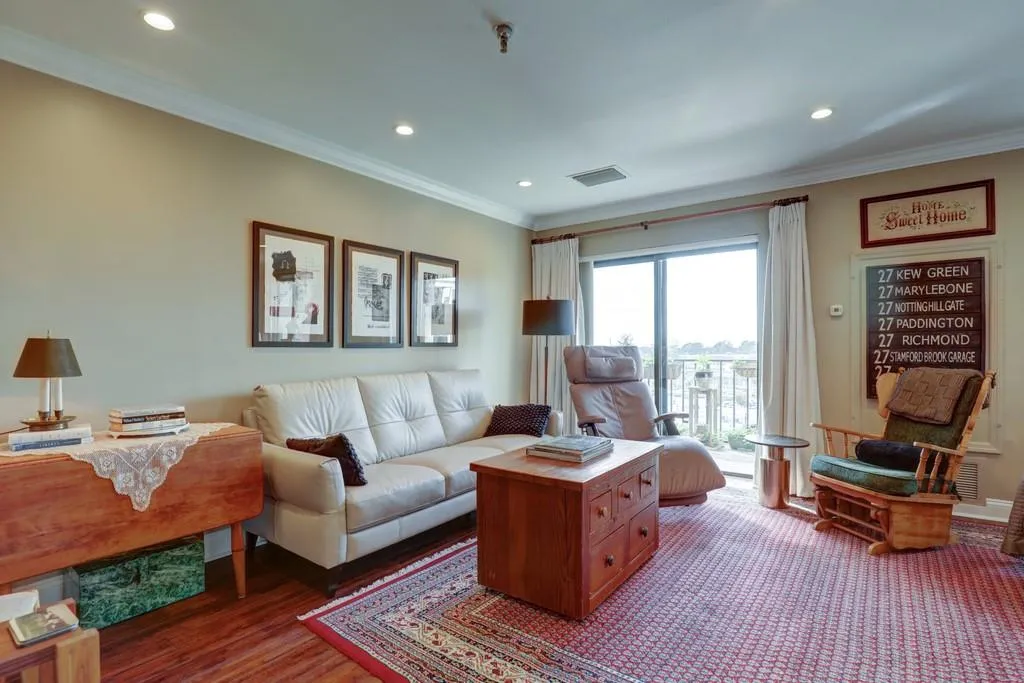 300 Johnson Ferry Road Unit A906, Sandy Springs, Georgia 30328, 1 Bedroom Bedrooms, ,1 BathroomBathrooms,Residential,Sold,300 Johnson Ferry Road Unit A906,6800309