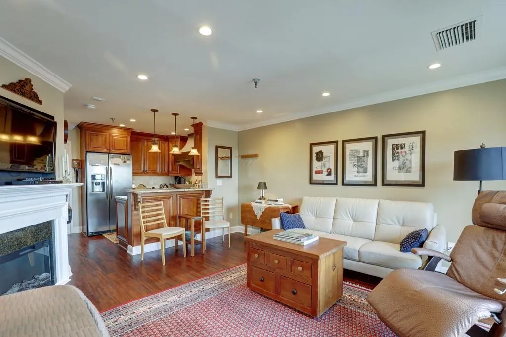 300 Johnson Ferry Road Unit A906, Sandy Springs, Georgia 30328, 1 Bedroom Bedrooms, ,1 BathroomBathrooms,Residential,Sold,300 Johnson Ferry Road Unit A906,6800309