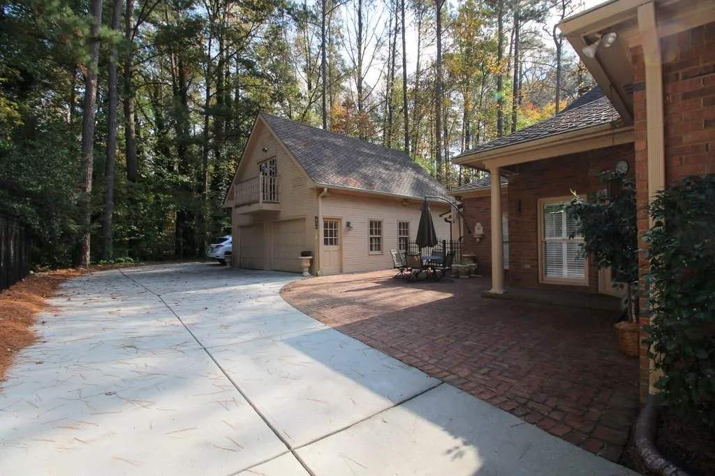 190 Spalding Creek Court, Sandy Springs, Georgia 30350, 4 Bedrooms Bedrooms, ,3 BathroomsBathrooms,Residential,Sold,190 Spalding Creek Court,5930322