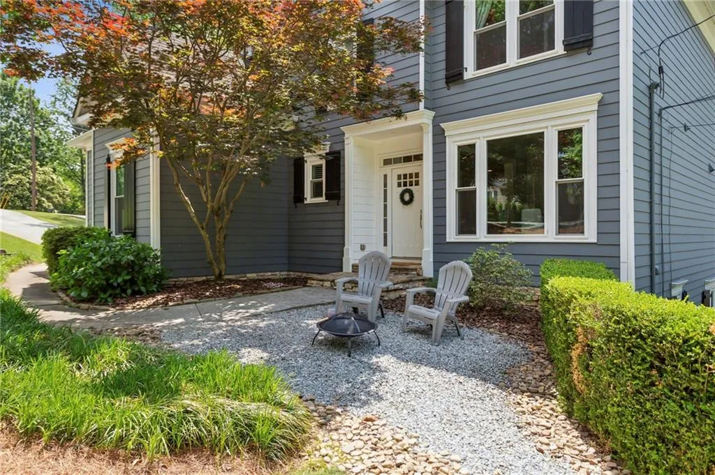 1904 Woodland Hills Avenue Nw, Atlanta, Georgia 30318, 4 Bedrooms Bedrooms, ,3 BathroomsBathrooms,Residential,Sold,1904 Woodland Hills Avenue Nw,7550417