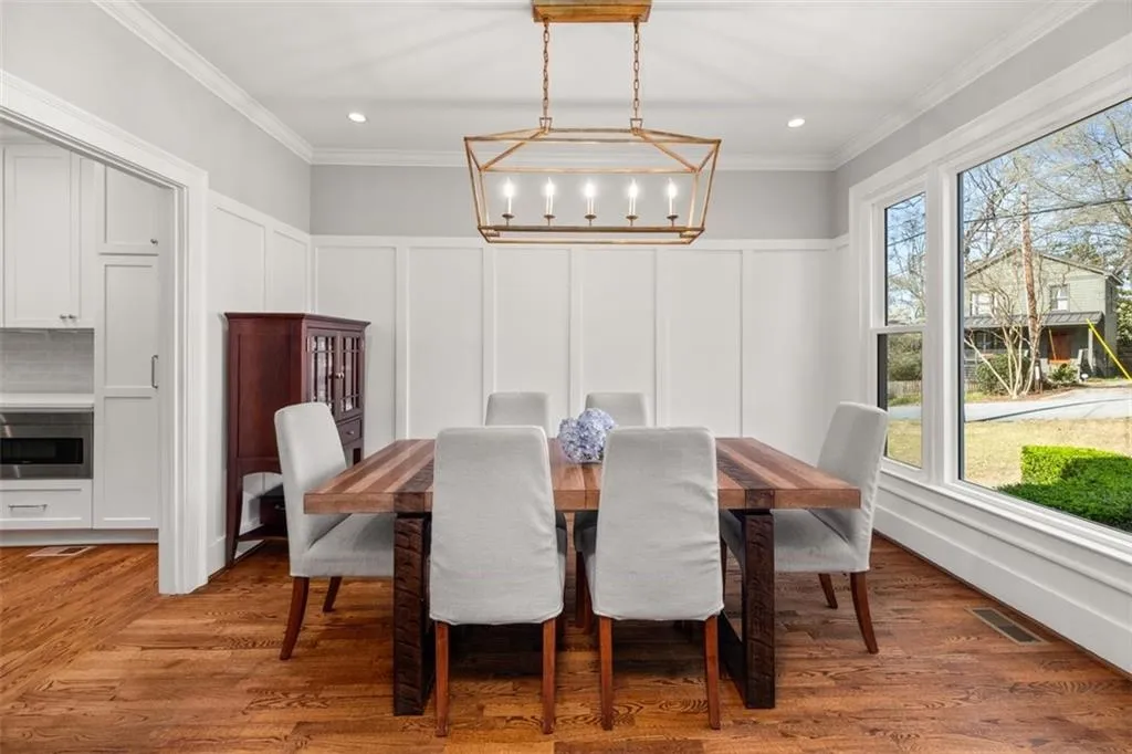 1904 Woodland Hills Avenue Nw, Atlanta, Georgia 30318, 4 Bedrooms Bedrooms, ,3 BathroomsBathrooms,Residential,Sold,1904 Woodland Hills Avenue Nw,7550417