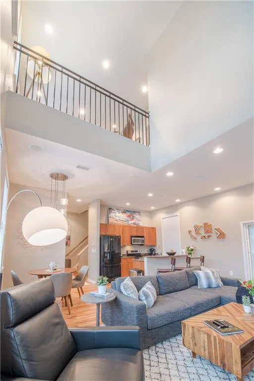 199 12th Street Ne Unit 9, Atlanta, Georgia 30309, 2 Bedrooms Bedrooms, ,2 BathroomsBathrooms,Residential,Sold,199 12th Street Ne Unit 9,6016546