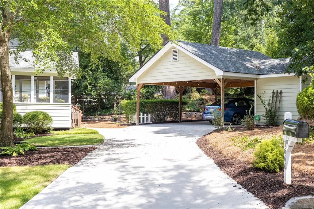 1666 Wayland Circle Ne, Atlanta, Georgia 30319, 3 Bedrooms Bedrooms, ,2 BathroomsBathrooms,Residential,For Sale,1666 Wayland Circle Ne,7627583