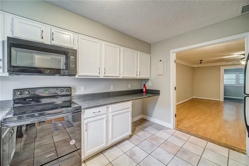 6700 Roswell Road Unit 21h, Atlanta, Georgia 30328, 2 Bedrooms Bedrooms, ,1 BathroomBathrooms,Residential,Sold,6700 Roswell Road Unit 21h,6735834