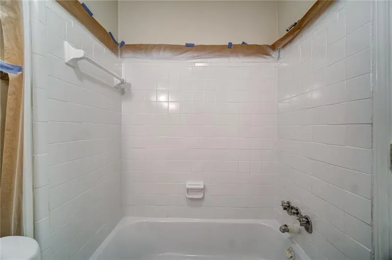 6700 Roswell Road Unit 21h, Atlanta, Georgia 30328, 2 Bedrooms Bedrooms, ,1 BathroomBathrooms,Residential,Sold,6700 Roswell Road Unit 21h,6735834