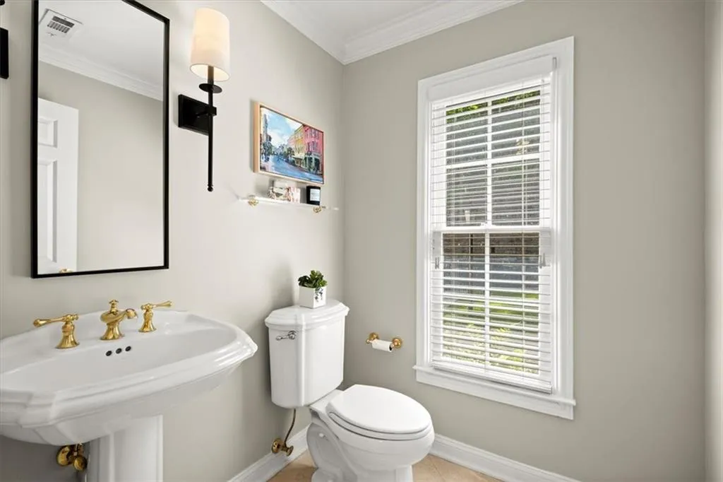 302 Crossing Valley Lane, Atlanta, Georgia 30339, 4 Bedrooms Bedrooms, ,3 BathroomsBathrooms,Residential,Sold,302 Crossing Valley Lane,7215947