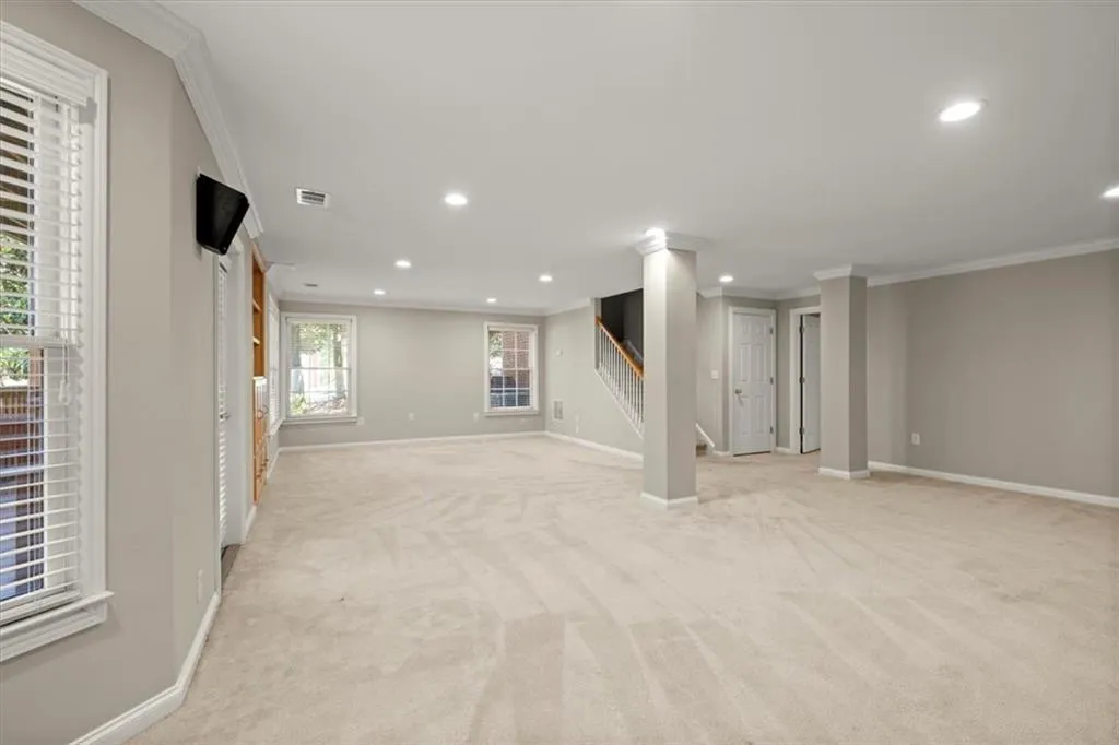 302 Crossing Valley Lane, Atlanta, Georgia 30339, 4 Bedrooms Bedrooms, ,3 BathroomsBathrooms,Residential,Sold,302 Crossing Valley Lane,7215947