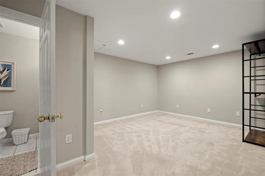 302 Crossing Valley Lane, Atlanta, Georgia 30339, 4 Bedrooms Bedrooms, ,3 BathroomsBathrooms,Residential,Sold,302 Crossing Valley Lane,7215947