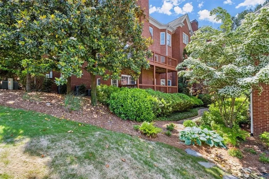 302 Crossing Valley Lane, Atlanta, Georgia 30339, 4 Bedrooms Bedrooms, ,3 BathroomsBathrooms,Residential,Sold,302 Crossing Valley Lane,7215947