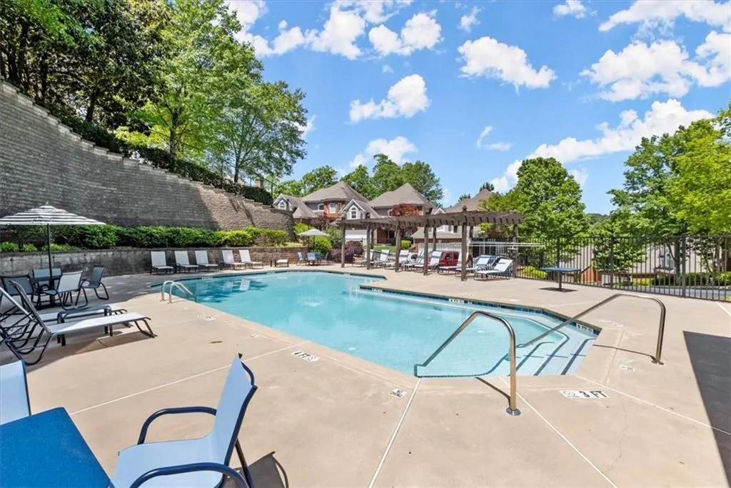 302 Crossing Valley Lane, Atlanta, Georgia 30339, 4 Bedrooms Bedrooms, ,3 BathroomsBathrooms,Residential,Sold,302 Crossing Valley Lane,7215947