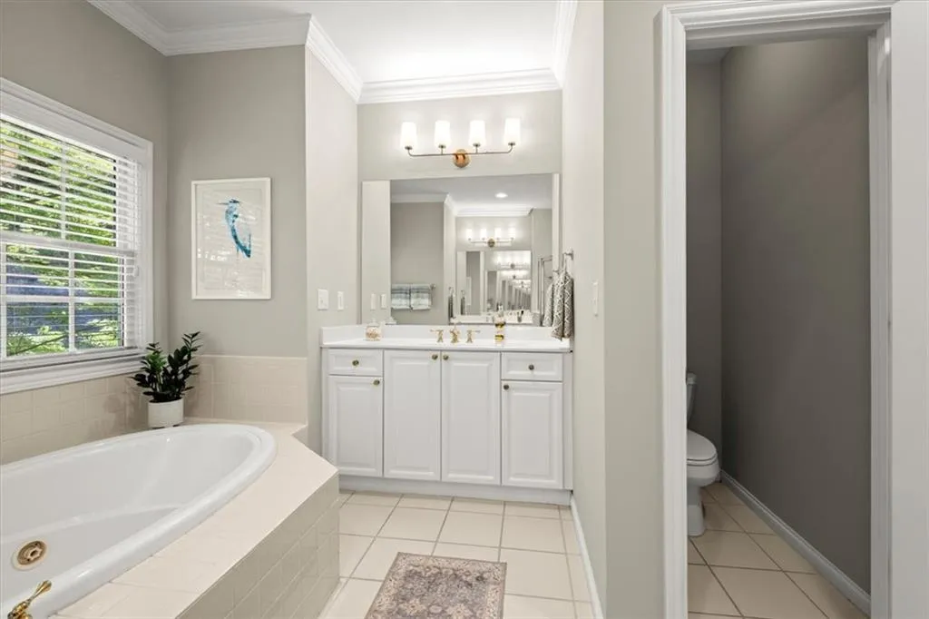 302 Crossing Valley Lane, Atlanta, Georgia 30339, 4 Bedrooms Bedrooms, ,3 BathroomsBathrooms,Residential,Sold,302 Crossing Valley Lane,7215947