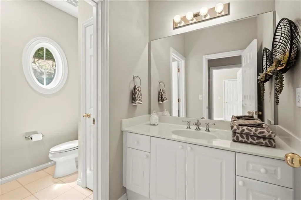 302 Crossing Valley Lane, Atlanta, Georgia 30339, 4 Bedrooms Bedrooms, ,3 BathroomsBathrooms,Residential,Sold,302 Crossing Valley Lane,7215947