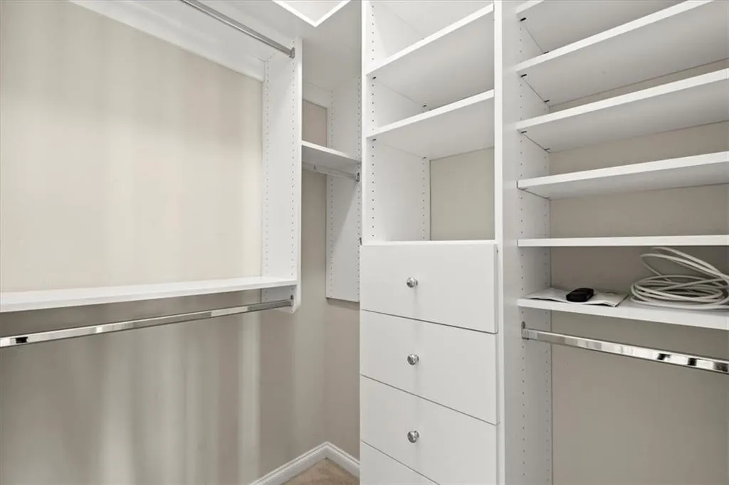 302 Crossing Valley Lane, Atlanta, Georgia 30339, 4 Bedrooms Bedrooms, ,3 BathroomsBathrooms,Residential,Sold,302 Crossing Valley Lane,7215947