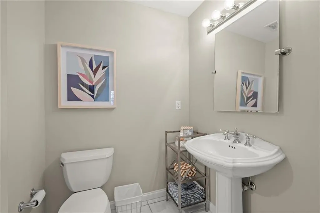 302 Crossing Valley Lane, Atlanta, Georgia 30339, 4 Bedrooms Bedrooms, ,3 BathroomsBathrooms,Residential,Sold,302 Crossing Valley Lane,7215947