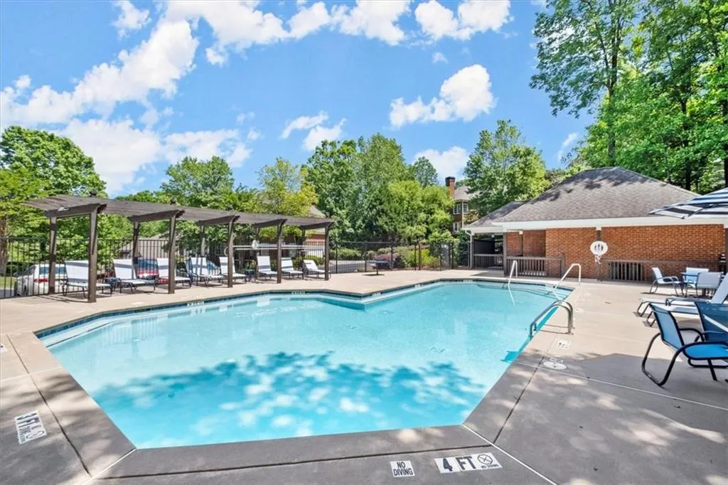 302 Crossing Valley Lane, Atlanta, Georgia 30339, 4 Bedrooms Bedrooms, ,3 BathroomsBathrooms,Residential,Sold,302 Crossing Valley Lane,7215947