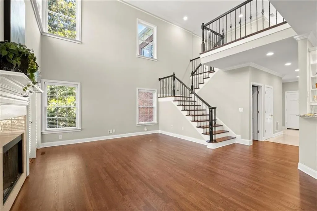 302 Crossing Valley Lane, Atlanta, Georgia 30339, 4 Bedrooms Bedrooms, ,3 BathroomsBathrooms,Residential,Sold,302 Crossing Valley Lane,7215947