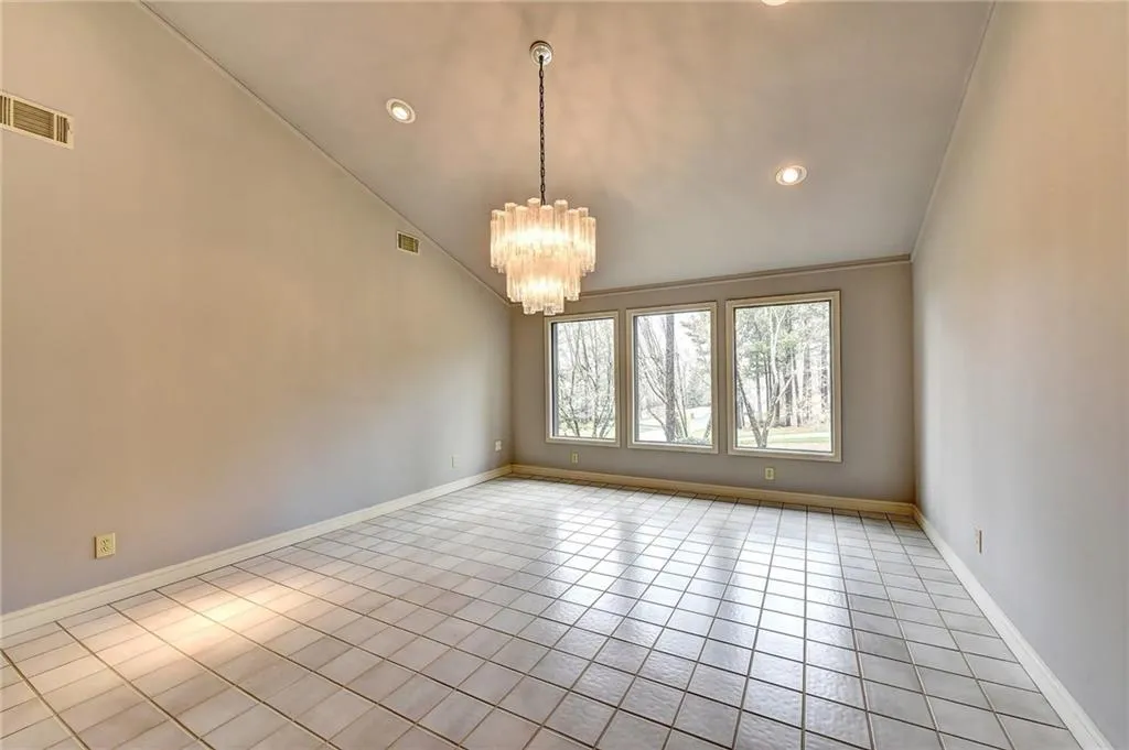 1565 Masters Club Drive, Sandy Springs, Georgia 30350, 5 Bedrooms Bedrooms, ,4 BathroomsBathrooms,Residential,Sold,1565 Masters Club Drive,6509461