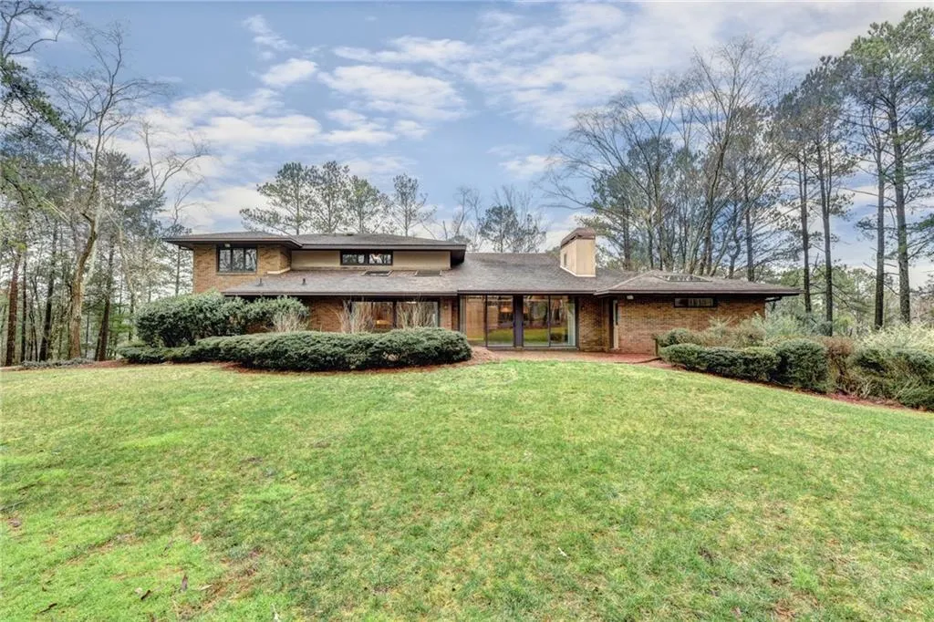 1565 Masters Club Drive, Sandy Springs, Georgia 30350, 5 Bedrooms Bedrooms, ,4 BathroomsBathrooms,Residential,Sold,1565 Masters Club Drive,6509461
