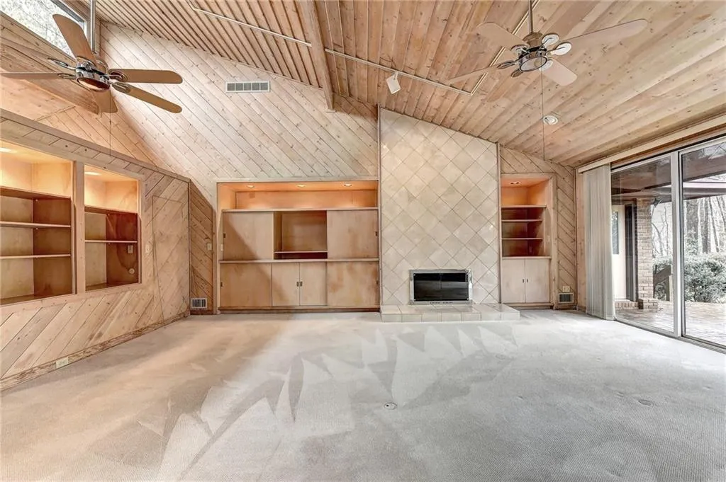 1565 Masters Club Drive, Sandy Springs, Georgia 30350, 5 Bedrooms Bedrooms, ,4 BathroomsBathrooms,Residential,Sold,1565 Masters Club Drive,6509461