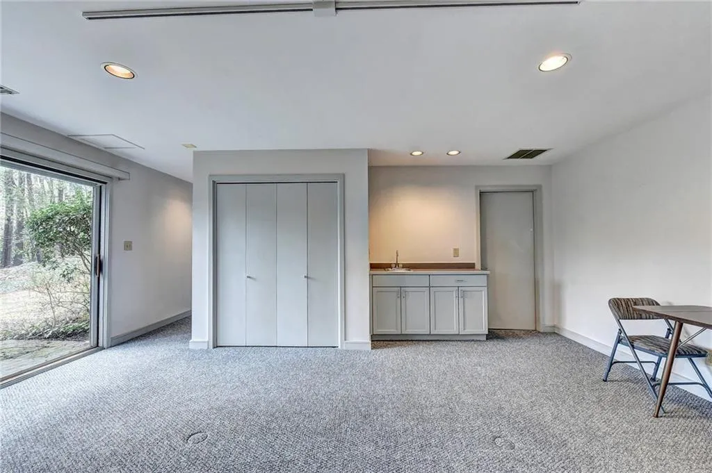 1565 Masters Club Drive, Sandy Springs, Georgia 30350, 5 Bedrooms Bedrooms, ,4 BathroomsBathrooms,Residential,Sold,1565 Masters Club Drive,6509461